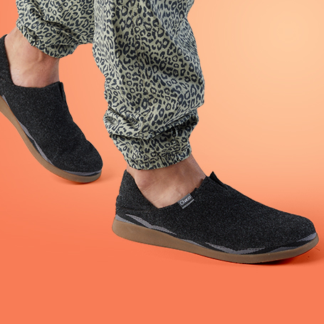 chaco slip on mens